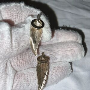 VINTAGE BARTEK - ETCHED GOLD LEAF CLIP-ON EARRINGS 1940’s